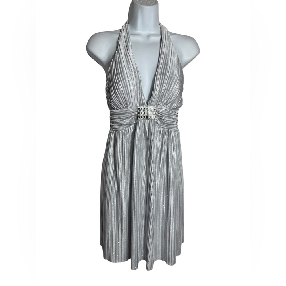 Morgan & Co Dress Juniors size 3/4 Silver Halter Neck Jeweled Waistline Dress 🩶🩶